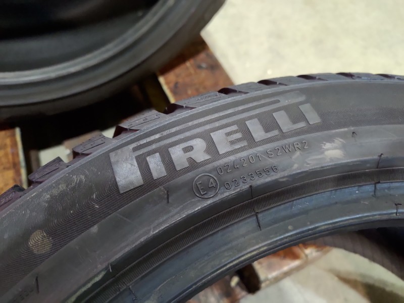 4 Gomme usate 235 45 18 Pneumatici Invernali PIRELLI 4 Gomme usate 235 45 18 Pneumatici Invernali PIRELLI