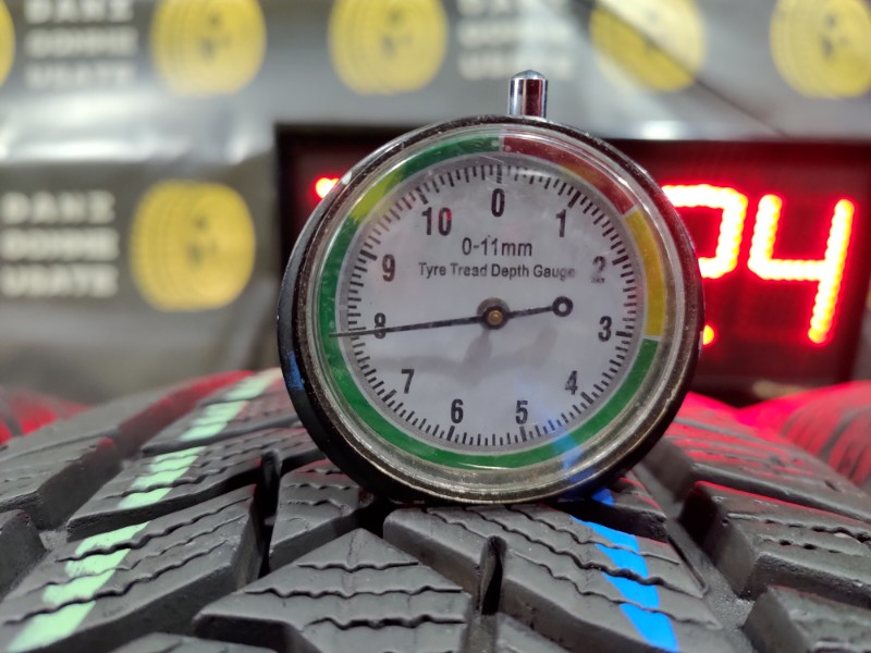 4 Gomme usate 205 60 16 Pneumatici Invernali DUNLOP 4 Gomme usate 205 60 16 Pneumatici Invernali DUNLOP