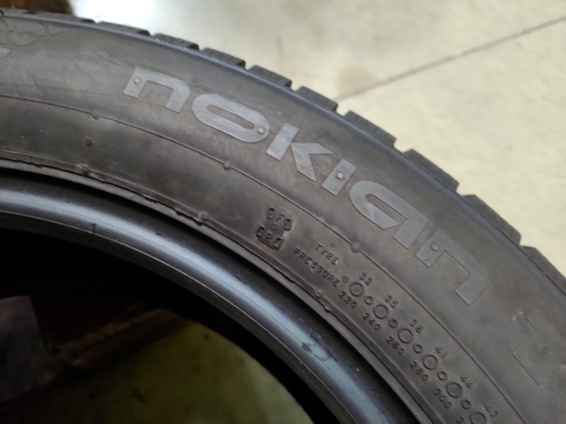 4 Gomme usate 205 55 17 Pneumatici Invernali NOKIAN 4 Gomme usate 205 55 17 Pneumatici Invernali NOKIAN