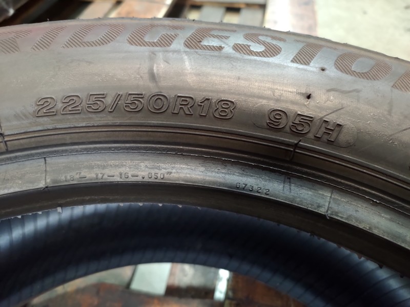 4 Gomme usate 225 50 18 RUN FLAT Pneumatici Invernali BRIDGESTONE 4 Gomme usate 225 50 18 RUN FLAT Pneumatici Invernali BRIDGESTONE