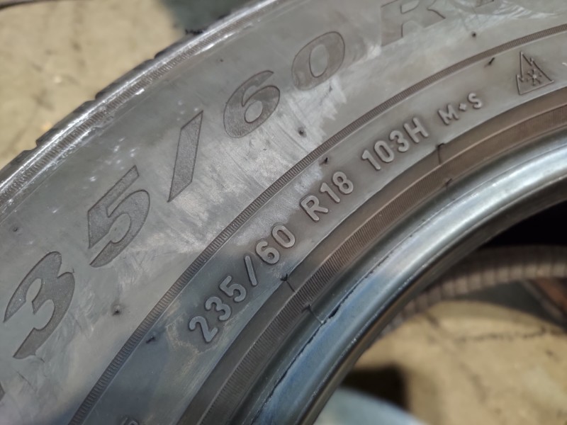 4 Gomme usate 235 60 18 Pneumatici Invernali PIRELLI 4 Gomme usate 235 60 18 Pneumatici Invernali PIRELLI