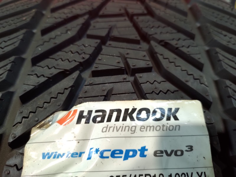 2 Gomme nuove 255 45 18 Pneumatici Invernali HANKOOK 2 Gomme nuove 255 45 18 Pneumatici Invernali HANKOOK