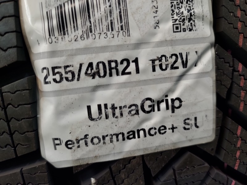 2 Gomme nuove 255 40 21 Pneumatici Invernali GOODYEAR 2 Gomme nuove 255 40 21 Pneumatici Invernali GOODYEAR