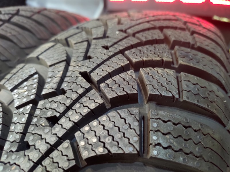 4 Gomme nuove 195 65 15 Pneumatici Invernali GOODYEAR 4 Gomme nuove 195 65 15 Pneumatici Invernali GOODYEAR