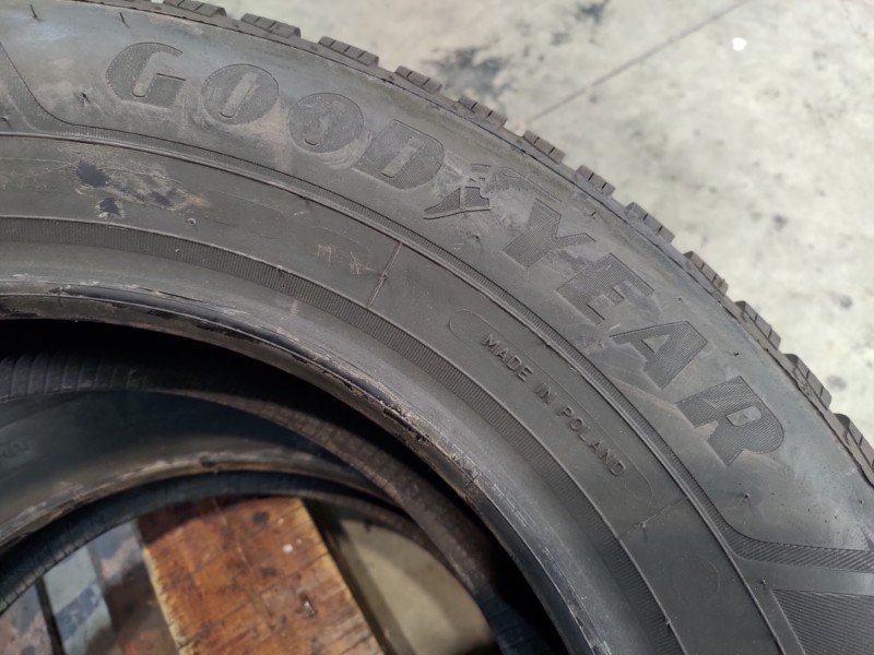 4 Gomme nuove 195 65 15 Pneumatici Invernali GOODYEAR 4 Gomme nuove 195 65 15 Pneumatici Invernali GOODYEAR