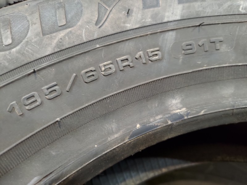 4 Gomme nuove 195 65 15 Pneumatici Invernali GOODYEAR 4 Gomme nuove 195 65 15 Pneumatici Invernali GOODYEAR