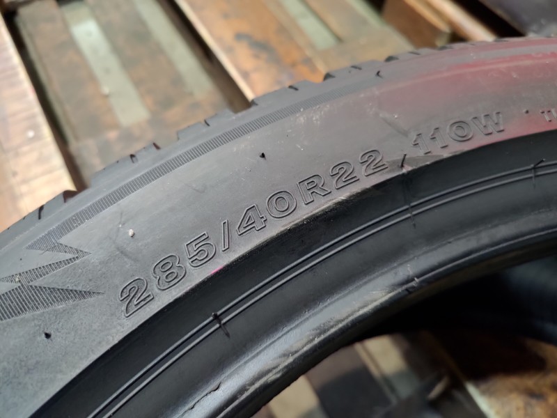 2 Gomme usate 285 40 22 Pneumatici Invernali BRIDGESTONE 2 Gomme usate 285 40 22 Pneumatici Invernali BRIDGESTONE