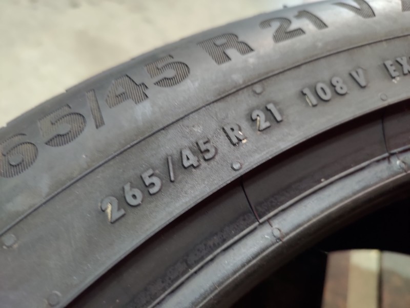 2 Gomme usate 265 45 21 Pneumatici Invernali CONTINENTAL 2 Gomme usate 265 45 21 Pneumatici Invernali CONTINENTAL