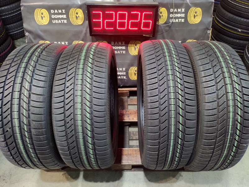 2 Gomme usate 235 45 21 e 2 Gomme usate 255 40 21 Pneumatici Invernali CONTINENTAL 2 Gomme usate 235 45 21 e 2 Gomme usate 255 40 21 Pneumatici Invernali CONTINENTAL