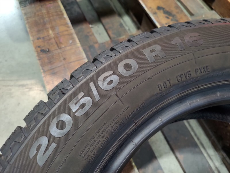 4 Gomme usate 205 60 16 Pneumatici Invernali CONTINENTAL 4 Gomme usate 205 60 16 Pneumatici Invernali CONTINENTAL