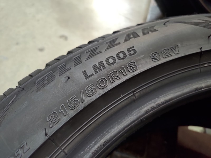 4 Gomme usate 215 50 18 Pneumatici Invernali BRIDGESTONE 4 Gomme usate 215 50 18 Pneumatici Invernali BRIDGESTONE