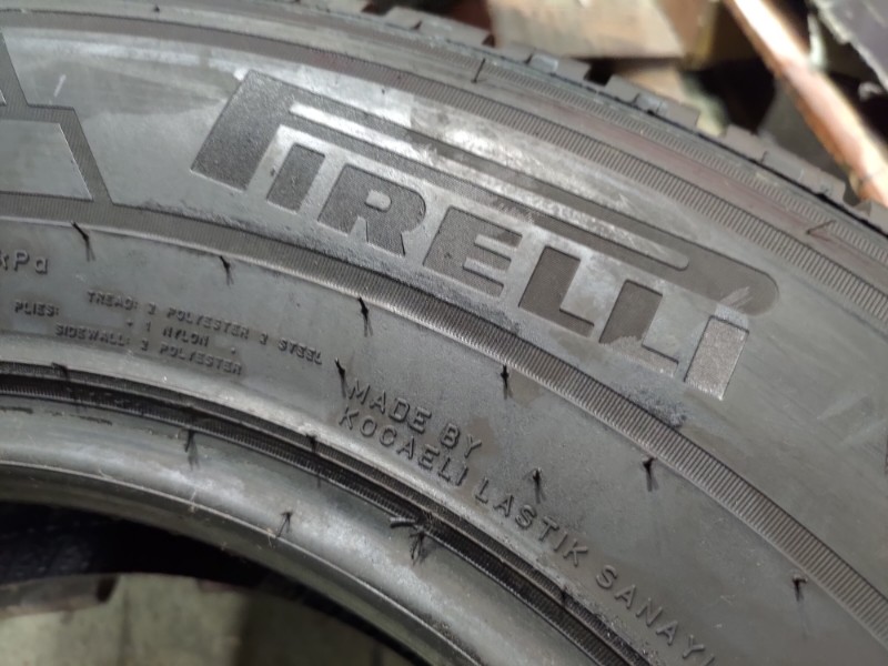 4 Gomme usate 215 70 15 C Pneumatici Invernali PIRELLI 4 Gomme usate 215 70 15 C Pneumatici Invernali PIRELLI
