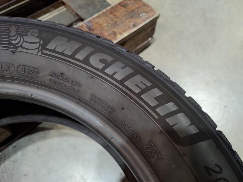 2 Gomme usate 205 60 16 Pneumatici Invernali MICHELIN 2 Gomme usate 205 60 16 Pneumatici Invernali MICHELIN