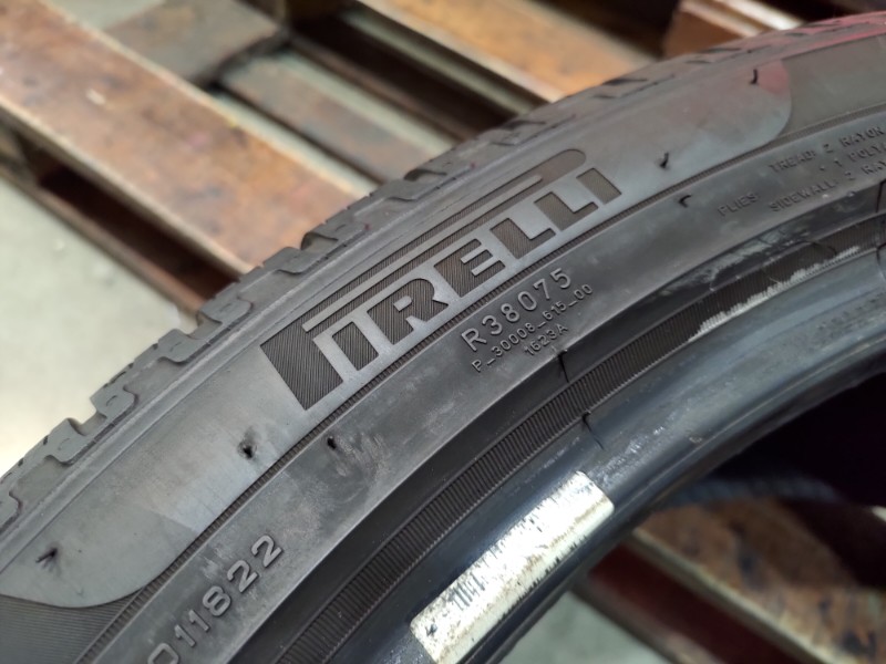2 Gomme usate 305 35 21 Pneumatici Invernali PIRELLI 2 Gomme usate 305 35 21 Pneumatici Invernali PIRELLI