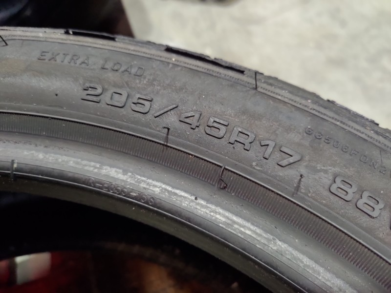4 Gomme usate 205 45 17 Pneumatici Estivi GOODYEAR 4 Gomme usate 205 45 17 Pneumatici Estivi GOODYEAR