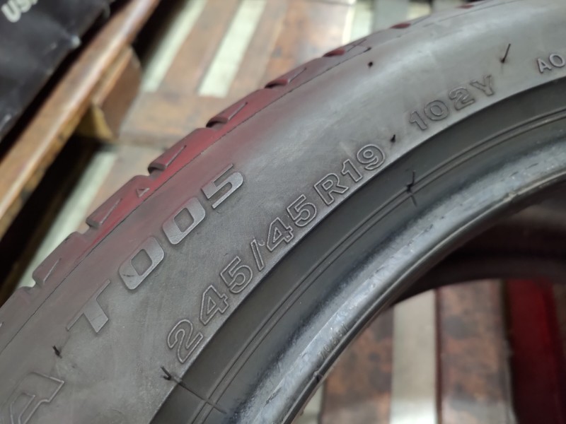 2 Gomme usate 245 45 19 Pneumatici Estivi BRIDGESTONE 2 Gomme usate 245 45 19 Pneumatici Estivi BRIDGESTONE