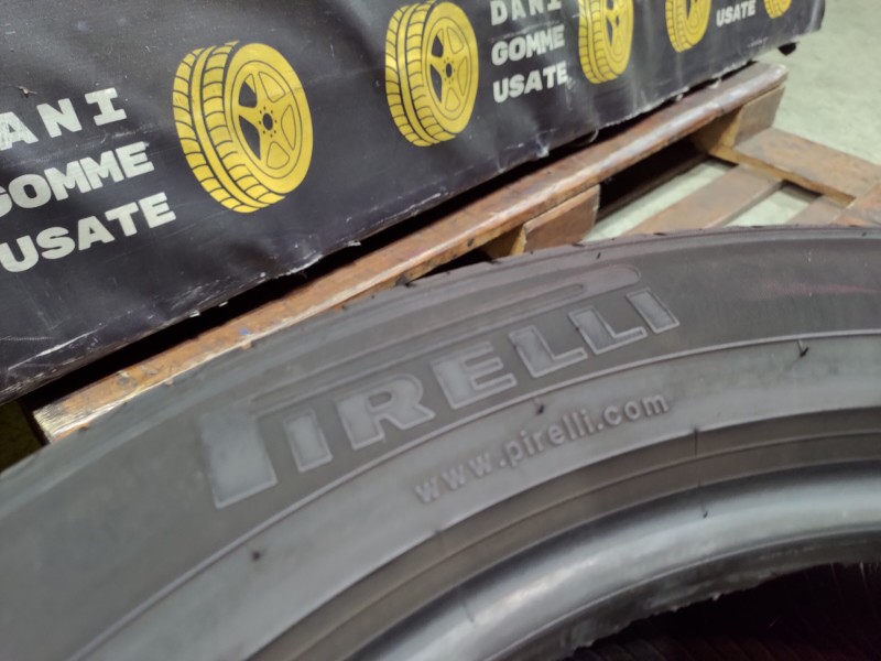 2 Gomme usate 235 55 19 Pneumatici Estivi PIRELLI 2 Gomme usate 235 55 19 Pneumatici Estivi PIRELLI