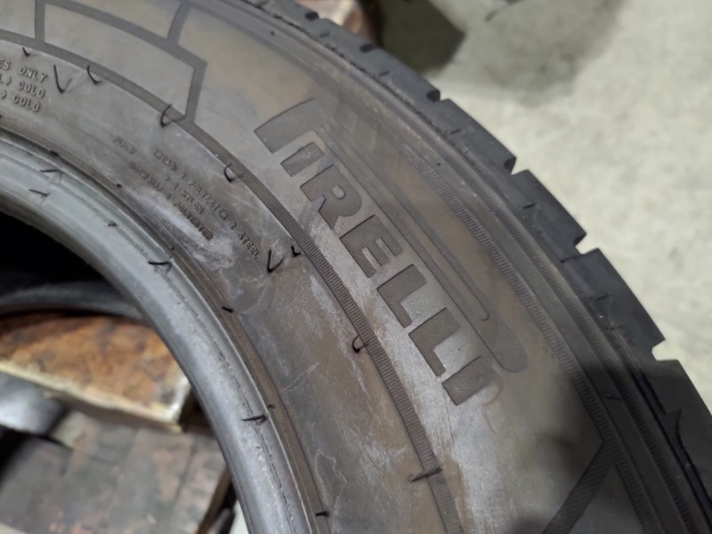 2 Gomme usate 215 65 16 C Pneumatici Estivi PIRELLI 2 Gomme usate 215 65 16 C Pneumatici Estivi PIRELLI