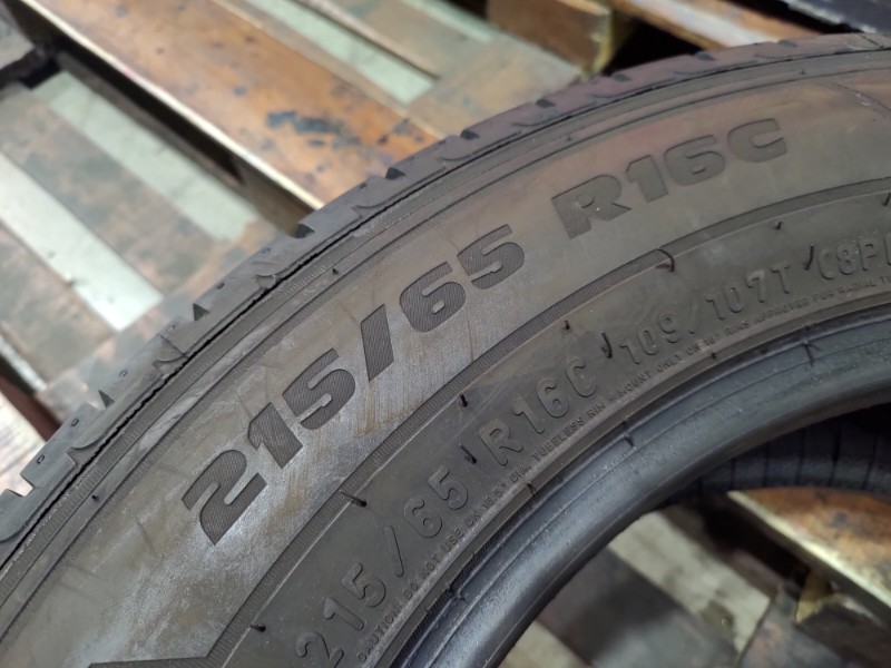 2 Gomme usate 215 65 16 C Pneumatici Estivi PIRELLI 2 Gomme usate 215 65 16 C Pneumatici Estivi PIRELLI