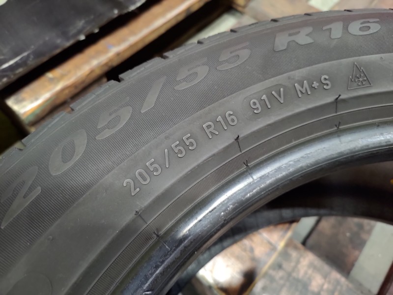 2 Gomme usate 205 55 16 Pneumatici 4 Stagioni PIRELLI 2 Gomme usate 205 55 16 Pneumatici 4 Stagioni PIRELLI