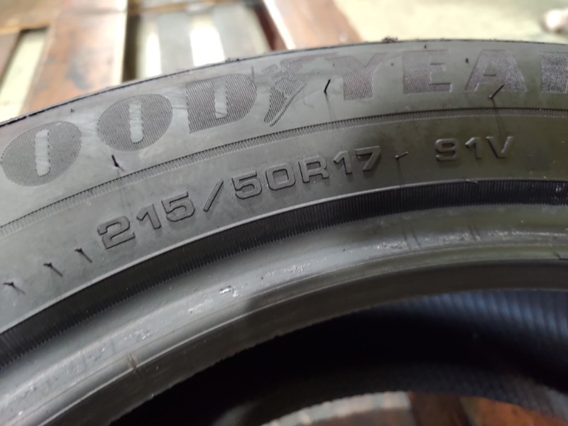 4 Gomme usate 215 50 17 Pneumatici Estivi GOODYEAR 4 Gomme usate 215 50 17 Pneumatici Estivi GOODYEAR