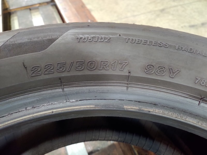 4 Gomme usate 225 50 17 Pneumatici Estivi BRIDGESTONE 4 Gomme usate 225 50 17 Pneumatici Estivi BRIDGESTONE