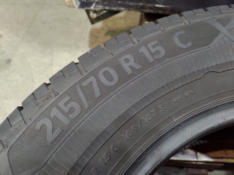 2 Gomme usate 215 70 15 C Pneumatici Estivi CONTINENTAL 2 Gomme usate 215 70 15 C Pneumatici Estivi CONTINENTAL