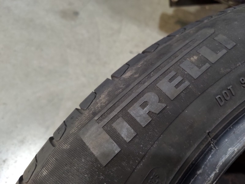 2 Gomme usate 215 55 17 Pneumatici Estivi PIRELLI 2 Gomme usate 215 55 17 Pneumatici Estivi PIRELLI
