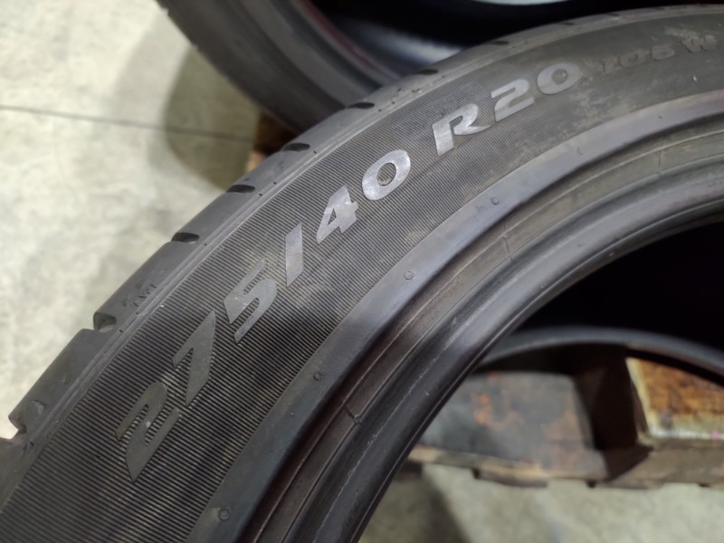 2 Gomme usate 275 40 20 e 2 Gomme usate 315 35 20 RUN FLAT Pneumatici Estivi PIRELLI 2 Gomme usate 275 40 20 e 2 Gomme usate 315 35 20 RUN FLAT Pneumatici Estivi PIRELLI