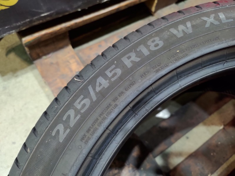 2 Gomme usate 225 45 18 Pneumatici Estivi CONTINENTAL 2 Gomme usate 225 45 18 Pneumatici Estivi CONTINENTAL