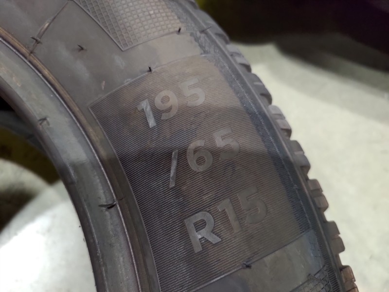 4 Gomme usate 195 65 15 Pneumatici Estivi KLEBER 4 Gomme usate 195 65 15 Pneumatici Estivi KLEBER