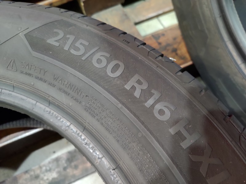 2 Gomme usate 215 60 16 Pneumatici Estivi BARUM 2 Gomme usate 215 60 16 Pneumatici Estivi BARUM