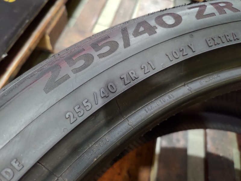 2 Gomme usate 255 40 21 Pneumatici Estivi CONTINENTAL 2 Gomme usate 255 40 21 Pneumatici Estivi CONTINENTAL