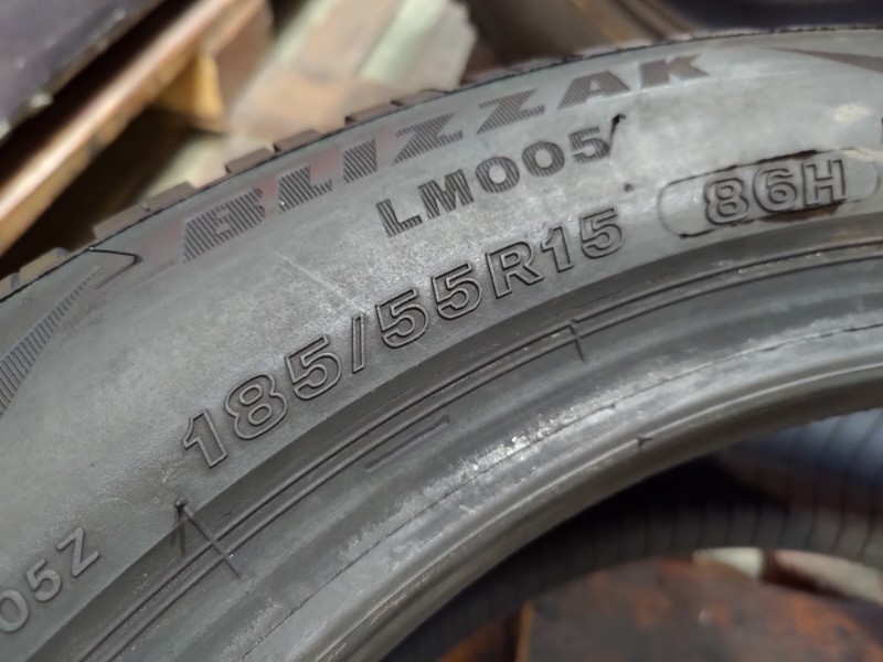 4 Gomme usate 185 55 15 Pneumatici Invernali BRIDGESTONE 4 Gomme usate 185 55 15 Pneumatici Invernali BRIDGESTONE