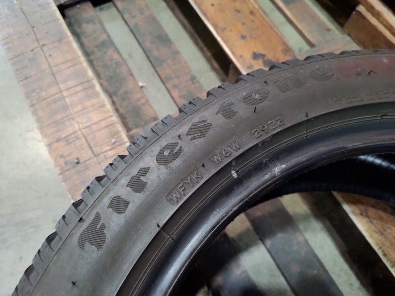 1 Gomma usata 215 50 18 Pneumatici Invernali FIRESTONE 1 Gomma usata 215 50 18 Pneumatici Invernali FIRESTONE