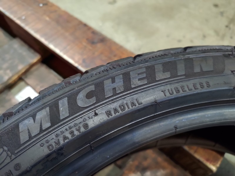 4 Gomme usate 215 40 18 Pneumatici Invernali MICHELIN 4 Gomme usate 215 40 18 Pneumatici Invernali MICHELIN