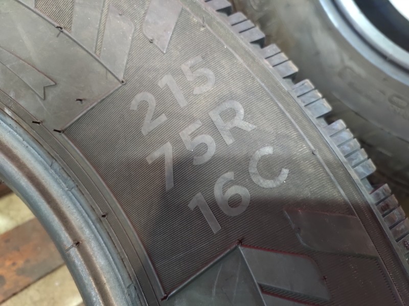 2 Gomme usate 215 75 16 C Pneumatici Invernali KLEBER 2 Gomme usate 215 75 16 C Pneumatici Invernali KLEBER