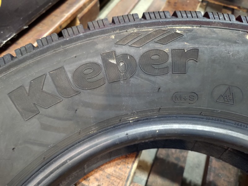2 Gomme usate 215 75 16 C Pneumatici Invernali KLEBER 2 Gomme usate 215 75 16 C Pneumatici Invernali KLEBER