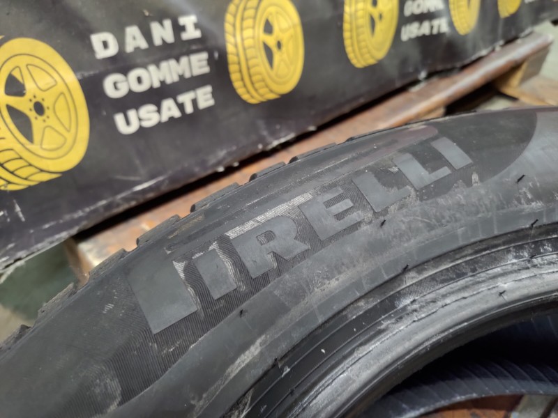 2 Gomme usate 235 55 18 Pneumatici Invernali PIRELLI 2 Gomme usate 235 55 18 Pneumatici Invernali PIRELLI