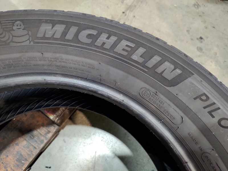 4 Gomme usate 225 60 18 Pneumatici Invernali MICHELIN 4 Gomme usate 225 60 18 Pneumatici Invernali MICHELIN