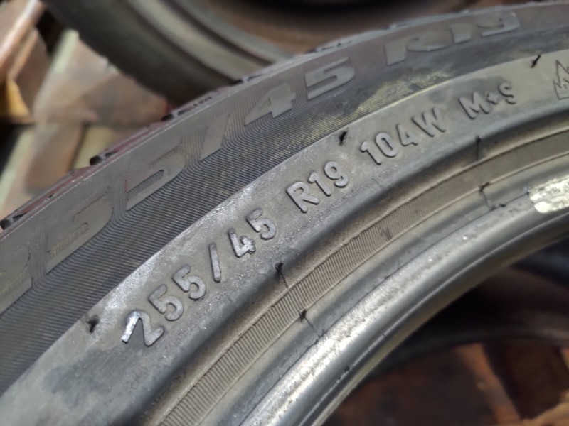 4 Gomme usate 255 45 19 Pneumatici Invernali PIRELLI 4 Gomme usate 255 45 19 Pneumatici Invernali PIRELLI