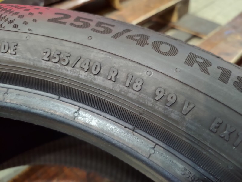 2 Gomme usate 225 45 18 e 2 Gomme usate 255 40 18 RUN FLAT Pneumatici Invernali CONTINENTAL 2 Gomme usate 225 45 18 e 2 Gomme usate 255 40 18 RUN FLAT Pneumatici Invernali CONTINENTAL