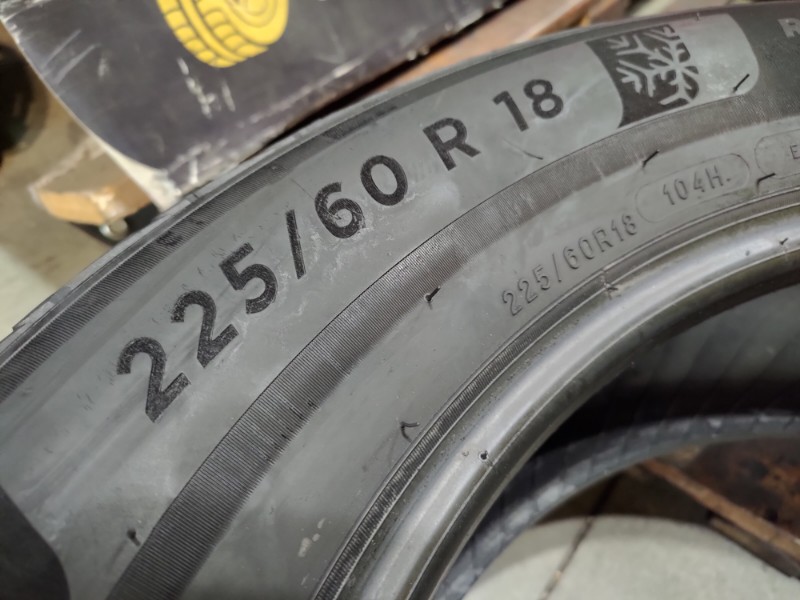 4 Gomme usate 225 60 18 Pneumatici Invernali MICHELIN 4 Gomme usate 225 60 18 Pneumatici Invernali MICHELIN