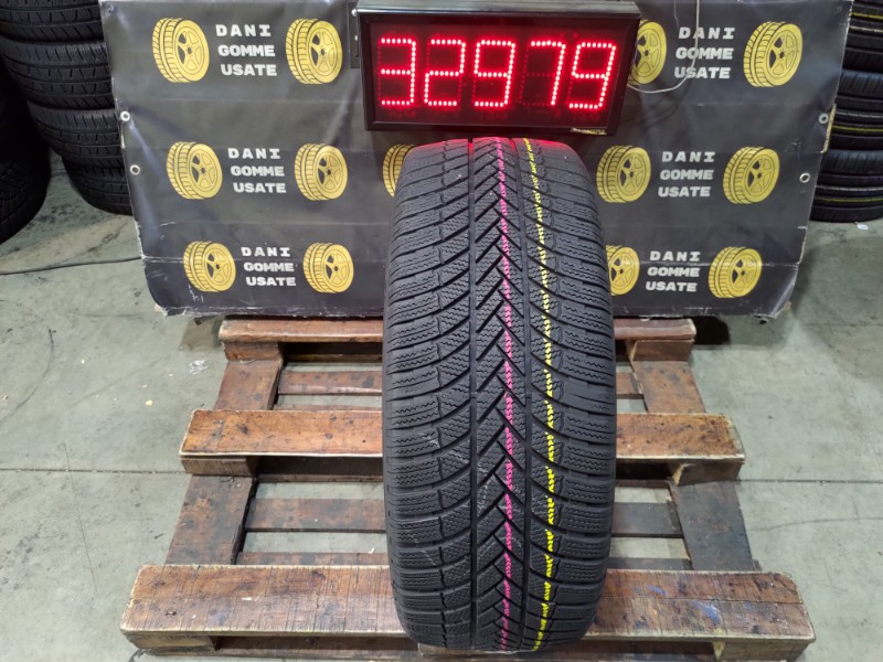 1 Gomma usata 245 45 20 Pneumatici Invernali BRIDGESTONE 1 Gomma usata 245 45 20 Pneumatici Invernali BRIDGESTONE