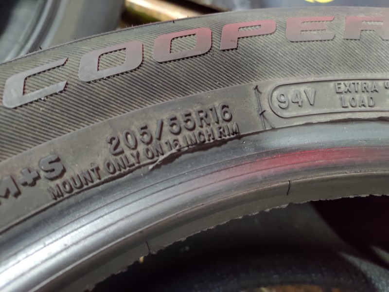 2 Gomme usate 205 55 16 Pneumatici Invernali COOPER 2 Gomme usate 205 55 16 Pneumatici Invernali COOPER
