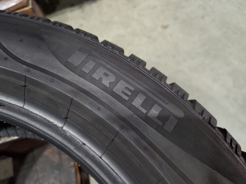 2 Gomme usate 205 55 16 Pneumatici Invernali PIRELLI 2 Gomme usate 205 55 16 Pneumatici Invernali PIRELLI