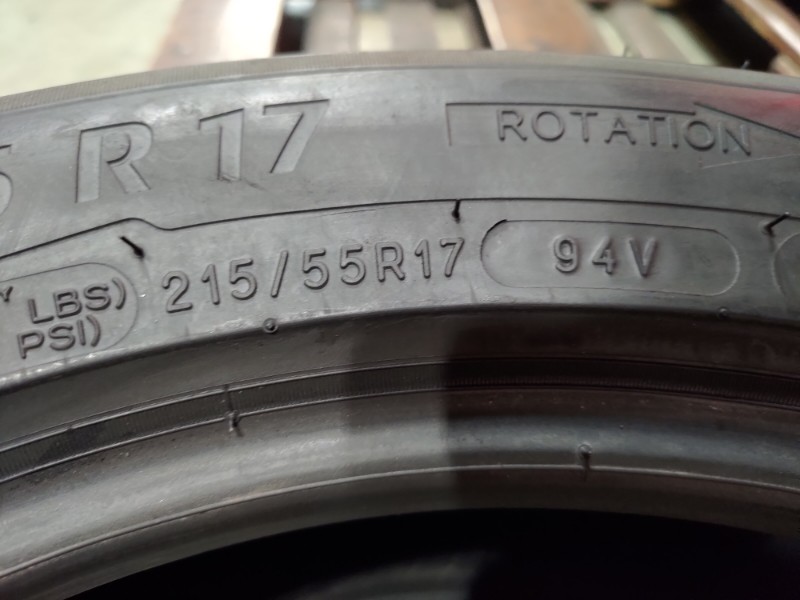 4 Gomme usate 215 55 17 Pneumatici Invernali MICHELIN 4 Gomme usate 215 55 17 Pneumatici Invernali MICHELIN