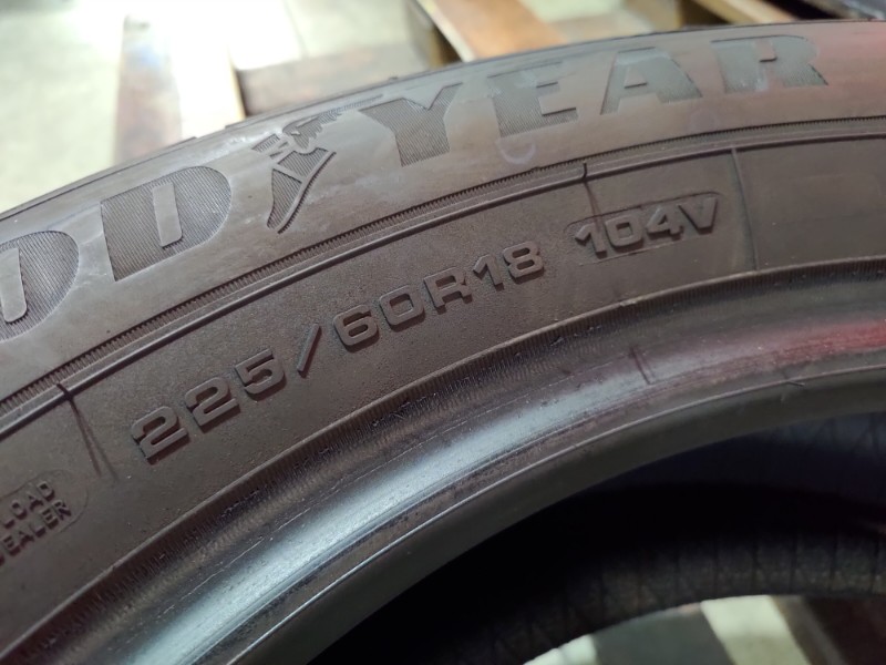 2 Gomme usate 225 60 18 Pneumatici Invernali GOODYEAR 2 Gomme usate 225 60 18 Pneumatici Invernali GOODYEAR