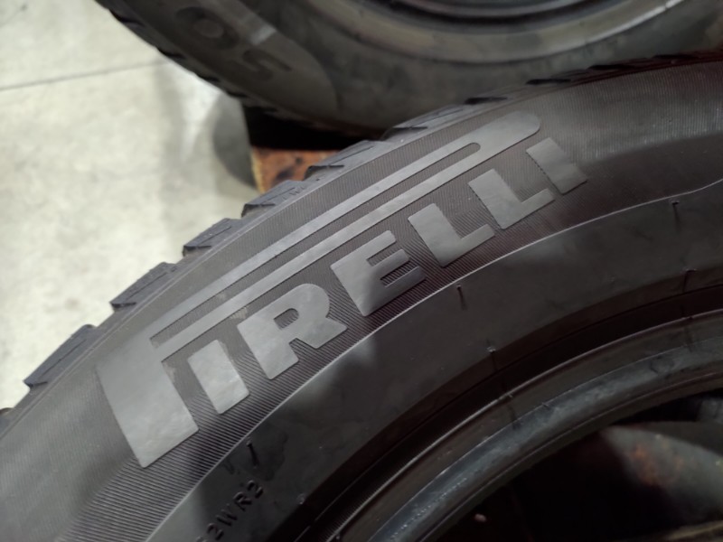 4 Gomme usate 225 60 18 Pneumatici Invernali PIRELLI 4 Gomme usate 225 60 18 Pneumatici Invernali PIRELLI