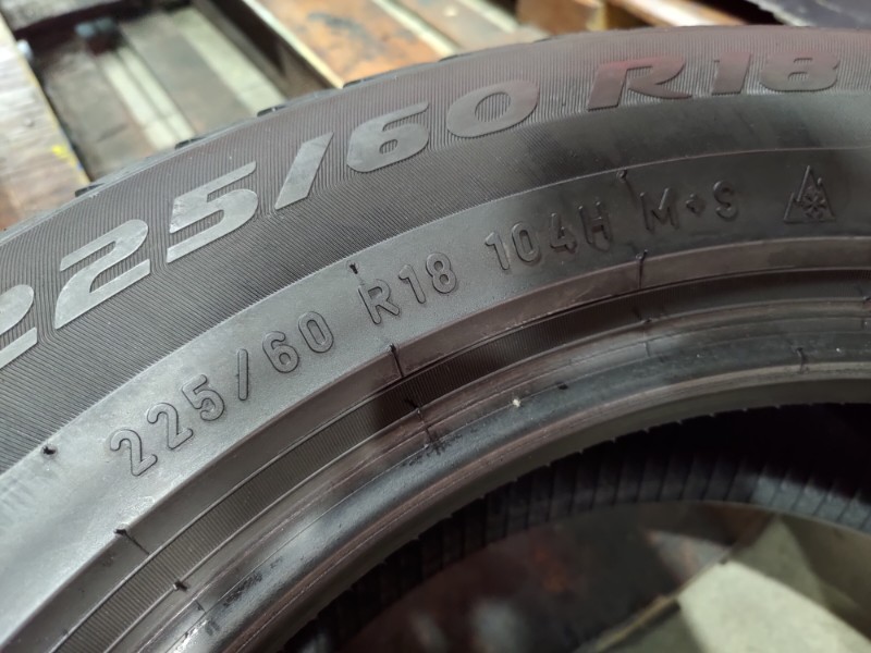 4 Gomme usate 225 60 18 Pneumatici Invernali PIRELLI 4 Gomme usate 225 60 18 Pneumatici Invernali PIRELLI